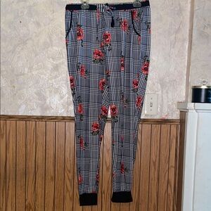 Black & white floral no boundaries joggers (L)
